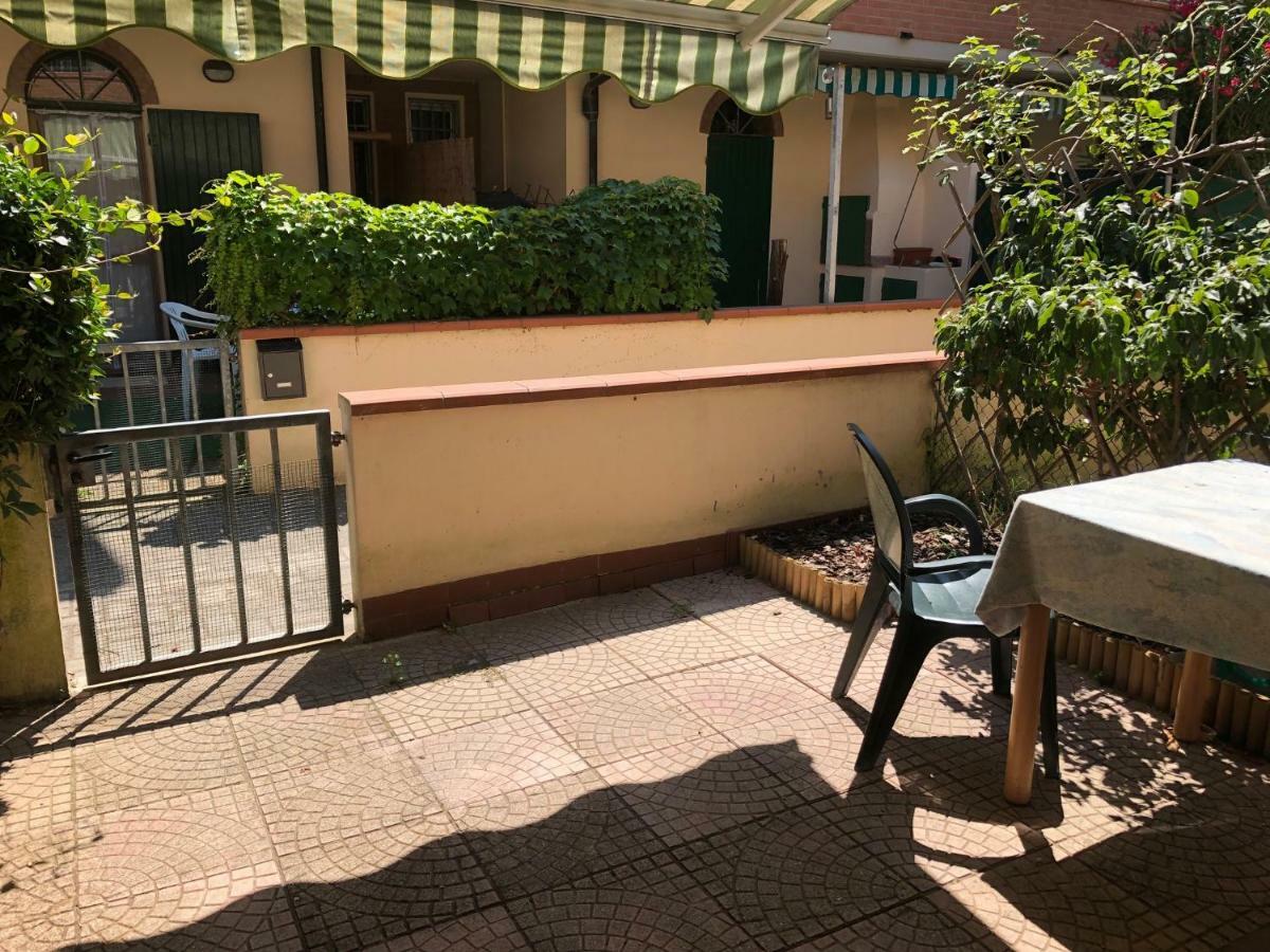 Appartamento Curato Con Giardino Marina Romea Exteriör bild